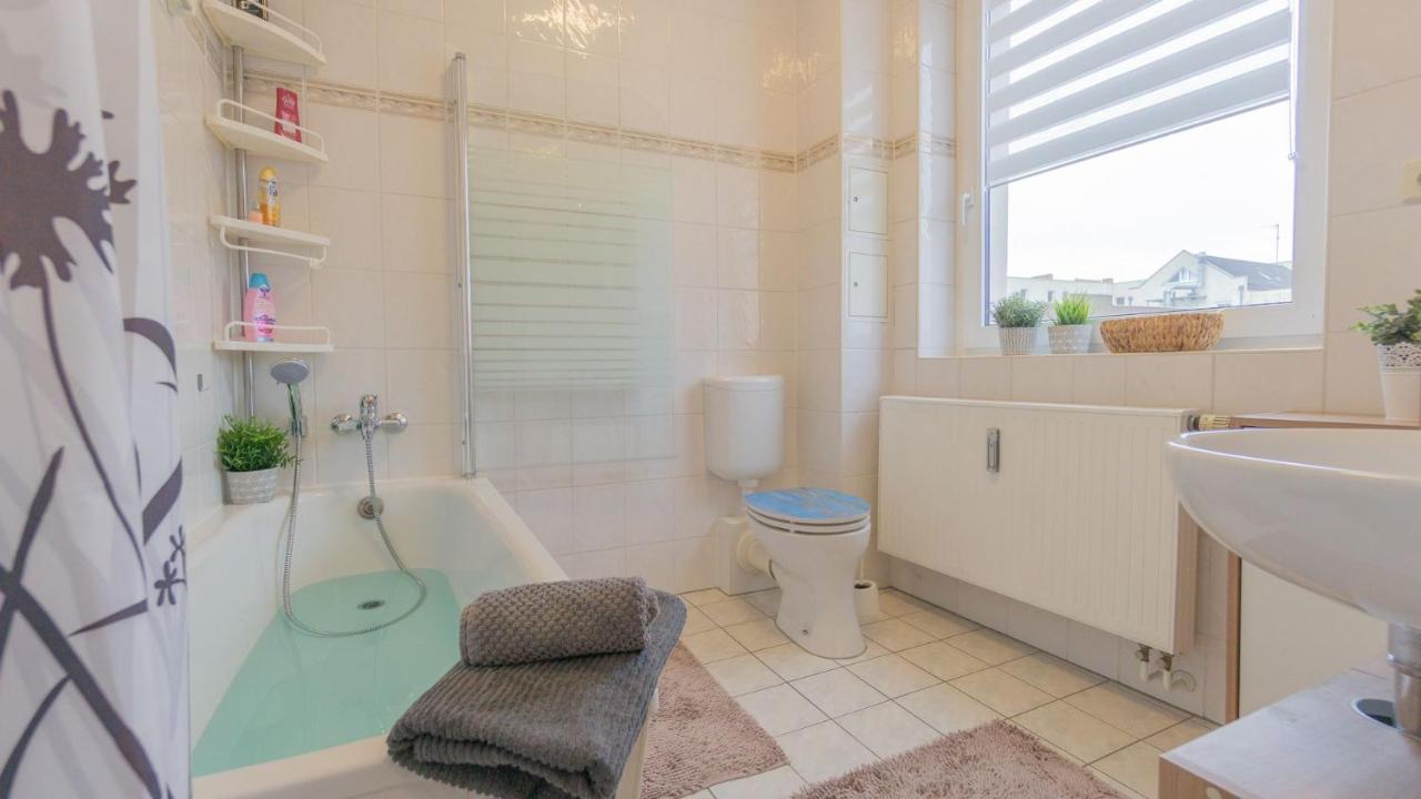 *Central_50M2_Kitchen_Washer_Netflix_Parking Cottbus Exterior foto
