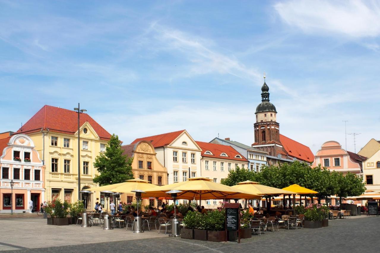 *Central_50M2_Kitchen_Washer_Netflix_Parking Cottbus Exterior foto